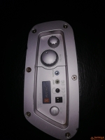 Fotel bujany z wbudowanym radiem