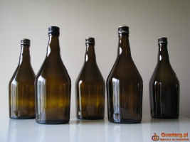 Ciemne butelki z brązowego szkła 0,7 l nalewki i inne domowe przetwory