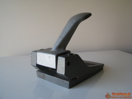 Stary, solidny, duży żeliwny dziurkacz PRL