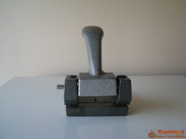 Stary, solidny, duży żeliwny dziurkacz PRL