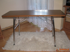 Mały, zgrabny, składany stolik przenośny, biurko, ława